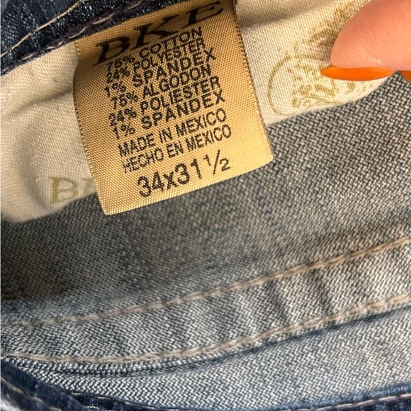 BKE Buckle Bootcut Wendi Jeans Stretch embroidered pockets Women’s Size 34x31.5 - Picture 6 of 7